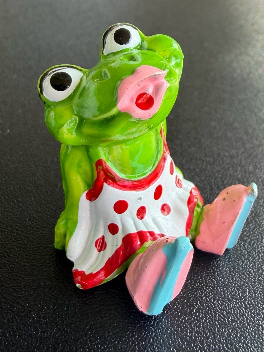 Vintage 1993 Ferrero Frog Figurine Lady Frog Ice Skates 1.5” Mini Collectible